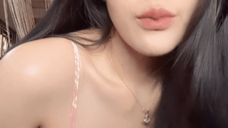 잠옷입고 그렇게 흔들면...