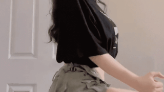 엄마 몰래 화장실서 후딱 틱톡찍기 ㅋㅋ