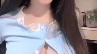 옷을 활짝열고서 ㅎㅎ