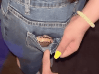 바지뒷주머니서 왜 개구리가?!